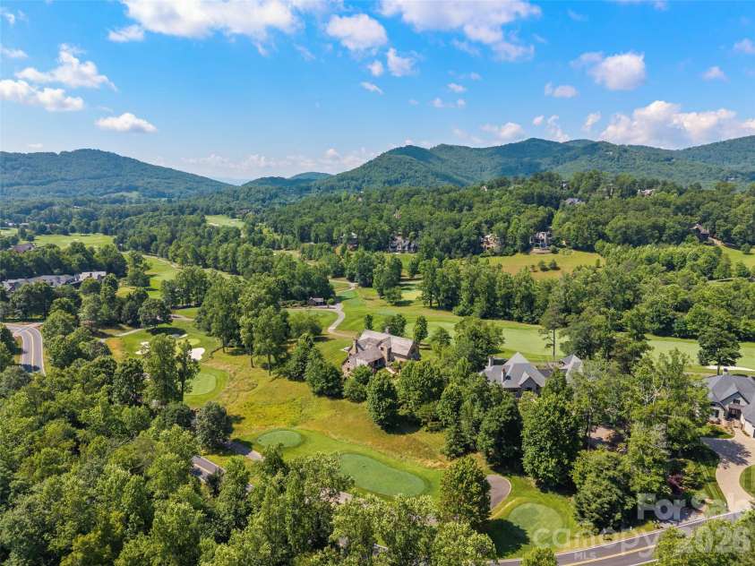 332 Walnut Valley Parkway, Arden, NC 28704.  MLS# CAR4396181, YatesRealty ID 35261. 