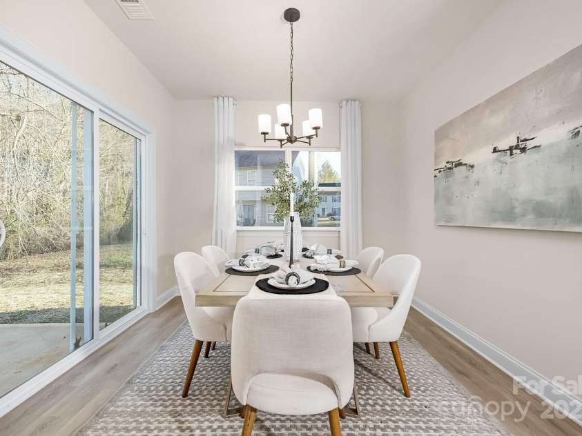 804 Plaza Walk Drive, Charlotte, NC 28215.  MLS# CAR4286683, YatesRealty ID 35261. 
