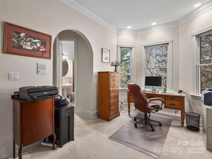 470 Patton Mountain Road, Asheville, NC 28804.  MLS# CAR4241312, YatesRealty ID 35262. 