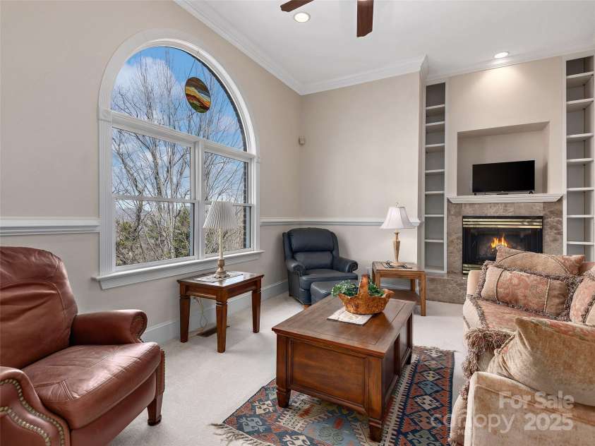 470 Patton Mountain Road, Asheville, NC 28804.  MLS# CAR4241312, YatesRealty ID 35262. 