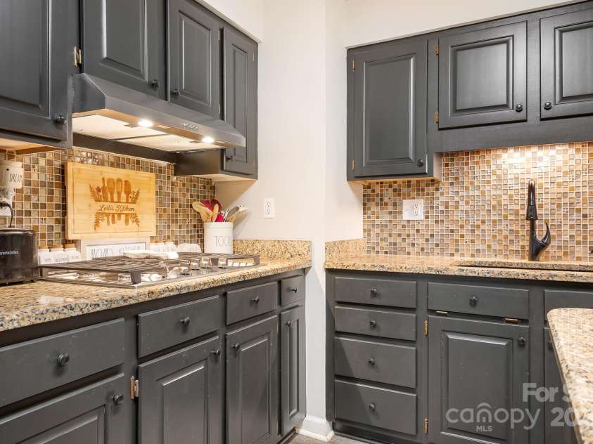 408 Florence Circle, Statesville, NC 28625.  MLS# CAR4287640, YatesRealty ID 35263. 