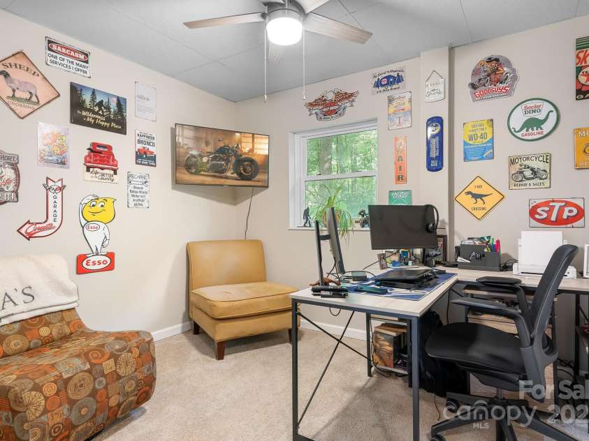 408 Florence Circle, Statesville, NC 28625.  MLS# CAR4287640, YatesRealty ID 35263. 