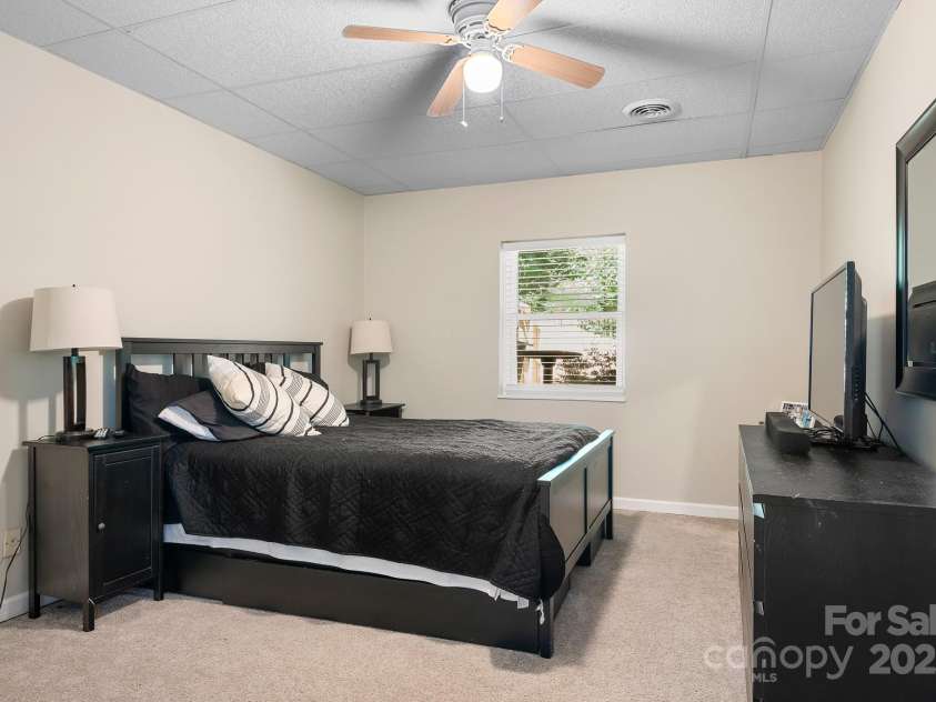 408 Florence Circle, Statesville, NC 28625.  MLS# CAR4287640, YatesRealty ID 35263. 