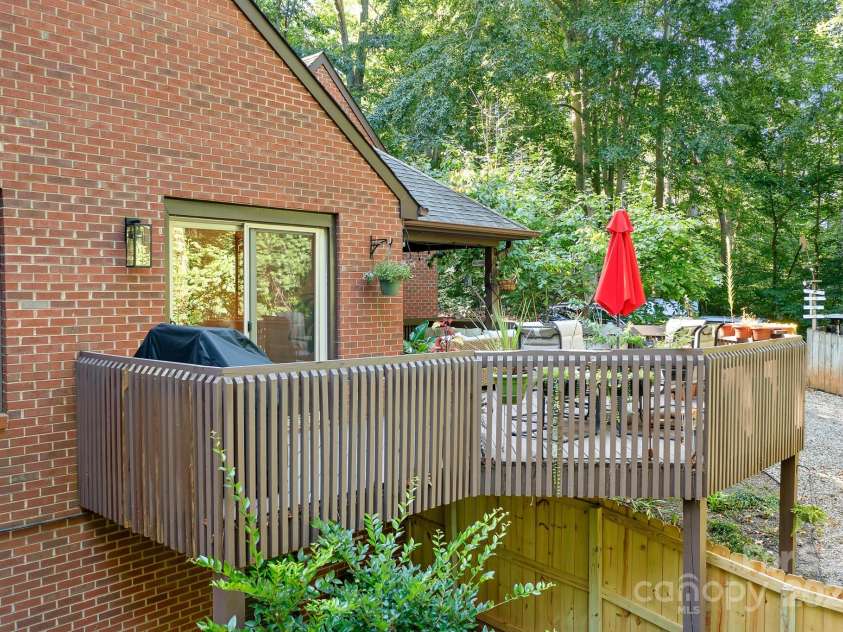 408 Florence Circle, Statesville, NC 28625.  MLS# CAR4287640, YatesRealty ID 35263. 