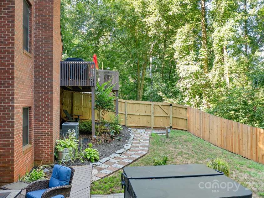 408 Florence Circle, Statesville, NC 28625.  MLS# CAR4287640, YatesRealty ID 35263. 