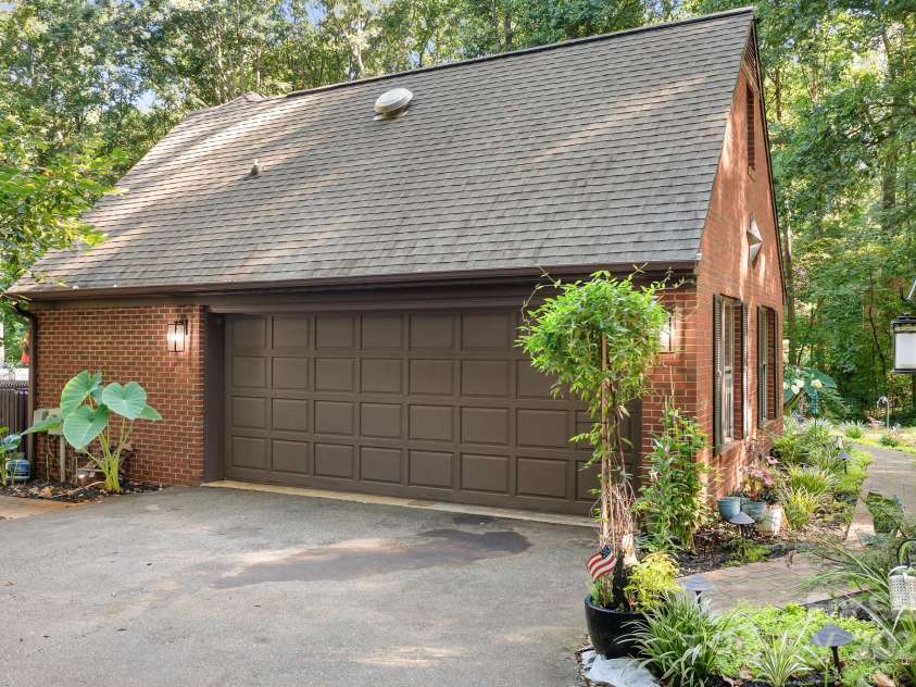408 Florence Circle, Statesville, NC 28625.  MLS# CAR4287640, YatesRealty ID 35263. 