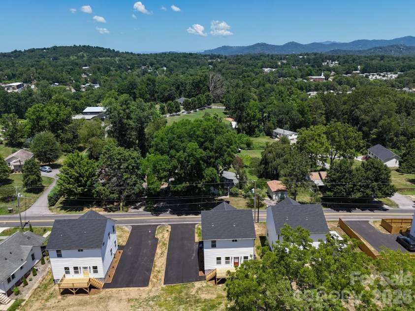 430 Hazel Mill Road, Asheville, NC 28806.  MLS# CAR4376103, YatesRealty ID 35263. 