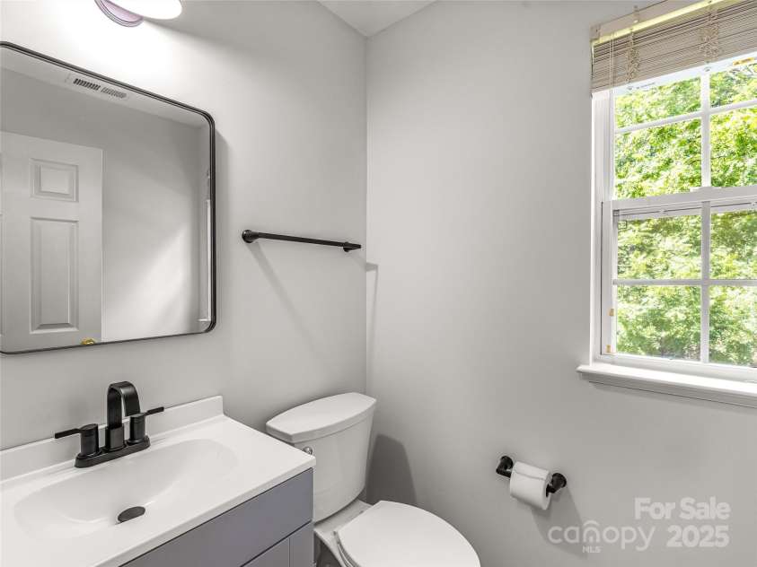 112 Creekside Drive, Brevard, NC 28712.  MLS# CAR4297449, YatesRealty ID 35264. 