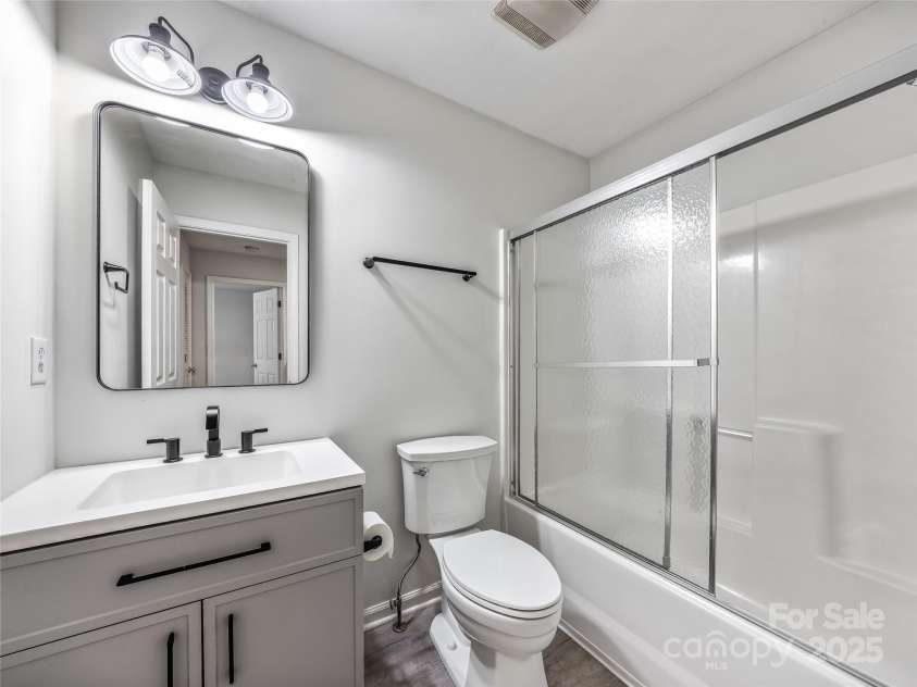 112 Creekside Drive, Brevard, NC 28712.  MLS# CAR4297449, YatesRealty ID 35264. 