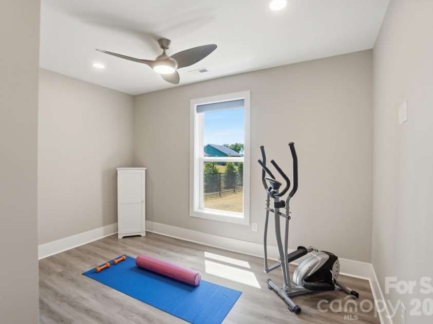 5225 Glenwalk Drive, Charlotte, NC 28269.  MLS# CAR4381104, YatesRealty ID 35264. Basement bedroom