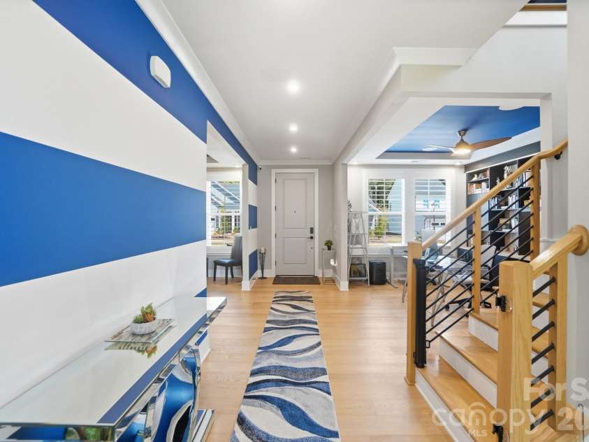 5225 Glenwalk Drive, Charlotte, NC 28269.  MLS# CAR4381104, YatesRealty ID 35264. Hall and Stairway