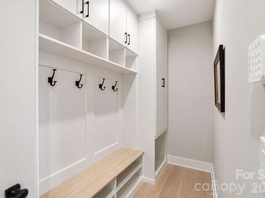 5225 Glenwalk Drive, Charlotte, NC 28269.  MLS# CAR4381104, YatesRealty ID 35264. Mud room with bench and storage