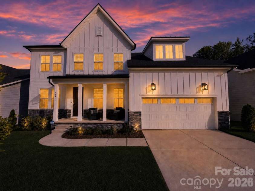 5225 Glenwalk Drive, Charlotte, NC 28269.  MLS# CAR4381104, YatesRealty ID 35264. Twilight