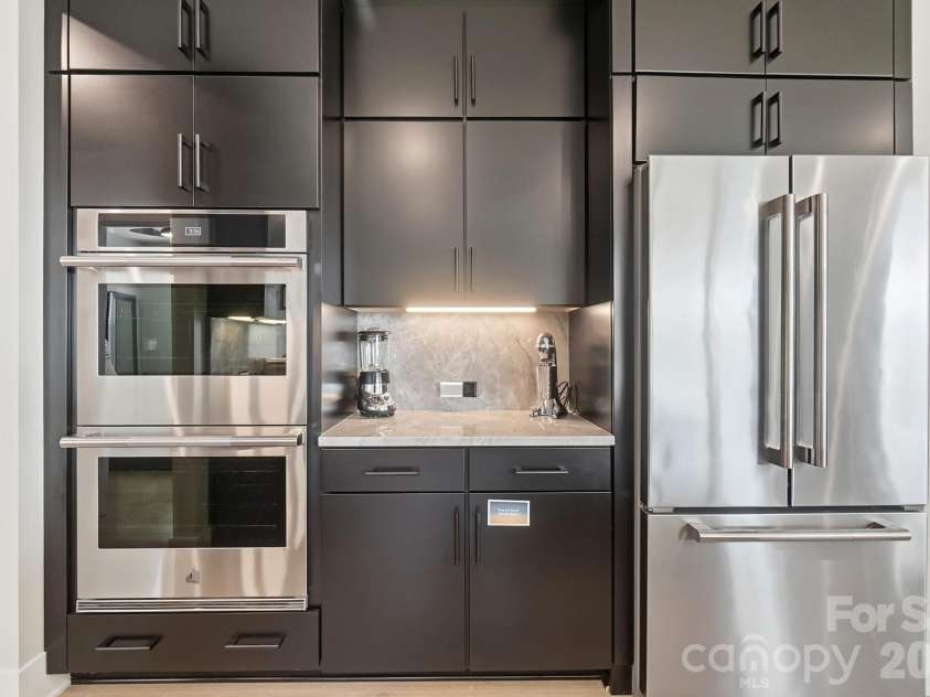 5225 Glenwalk Drive, Charlotte, NC 28269.  MLS# CAR4413191, YatesRealty ID 35264. 