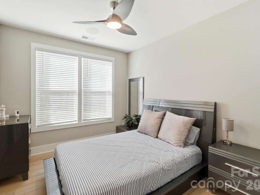 5225 Glenwalk Drive, Charlotte, NC 28269.  MLS# CAR4413191, YatesRealty ID 35264. Sec Br