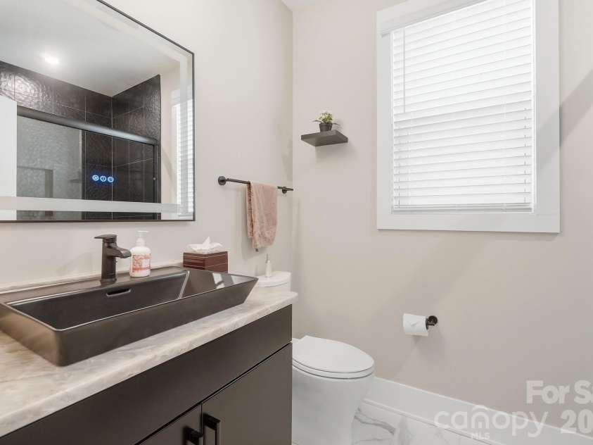 5225 Glenwalk Drive, Charlotte, NC 28269.  MLS# CAR4413191, YatesRealty ID 35264. Sec Full Bath Upstairs