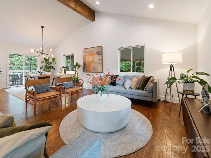 6527 Burlwood Road, Charlotte, NC 28211.  MLS# CAR4286248, YatesRealty ID 35265. 