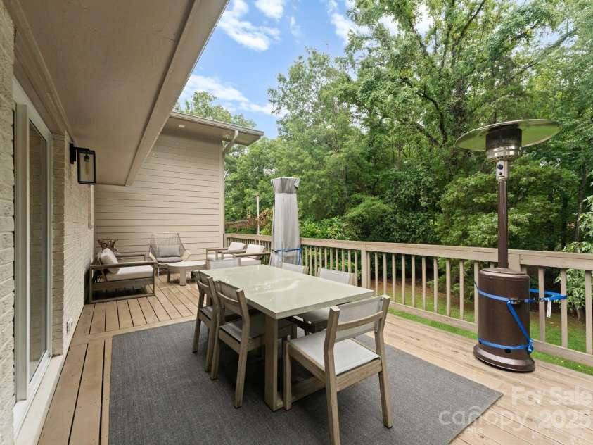 6527 Burlwood Road, Charlotte, NC 28211.  MLS# CAR4286248, YatesRealty ID 35265. 