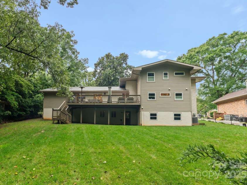 6527 Burlwood Road, Charlotte, NC 28211.  MLS# CAR4286248, YatesRealty ID 35265. 