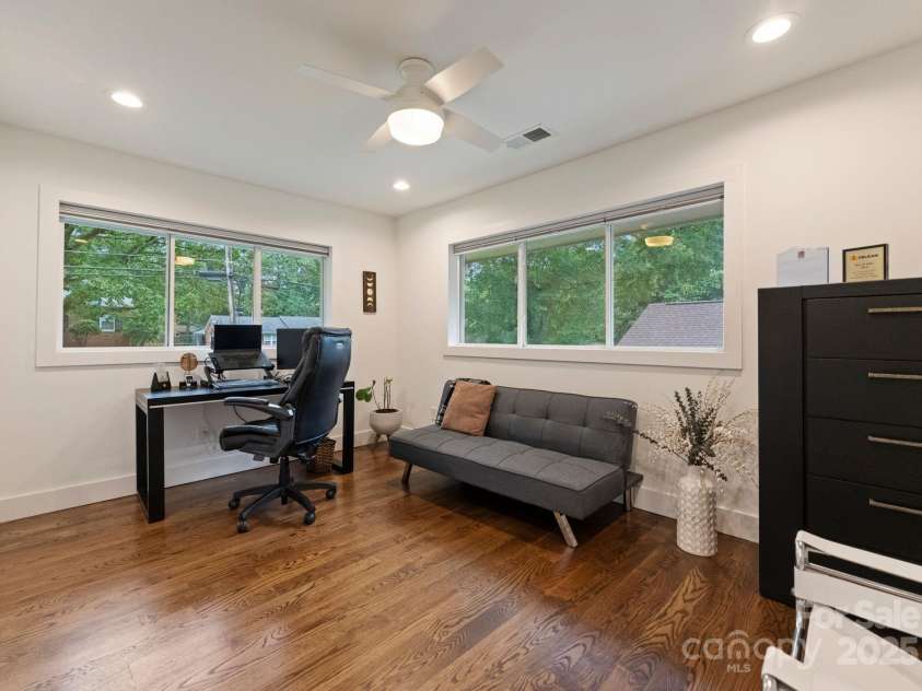 6527 Burlwood Road, Charlotte, NC 28211.  MLS# CAR4286248, YatesRealty ID 35265. Secondary bedroom -currently used as an office