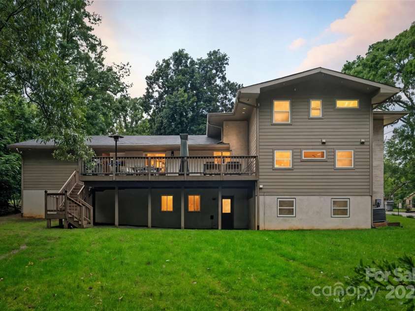 6527 Burlwood Road, Charlotte, NC 28211.  MLS# CAR4286248, YatesRealty ID 35265. Twighlight photo