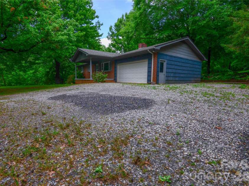 24 Sarabec Hill Road, Black Mountain, NC 28711.  MLS# CAR4386075, YatesRealty ID 35266. 