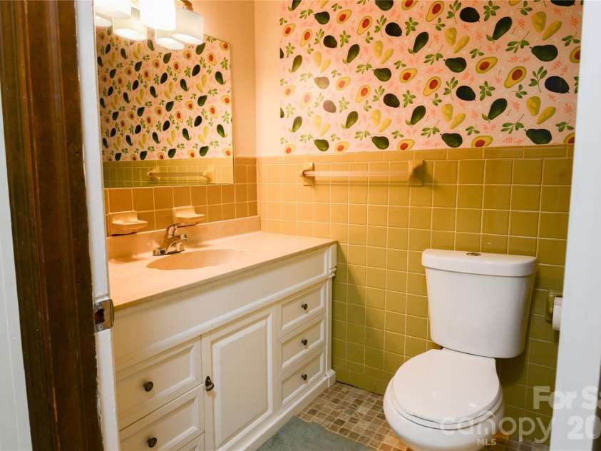 24 Sarabec Hill Road, Black Mountain, NC 28711.  MLS# CAR4386075, YatesRealty ID 35266. 