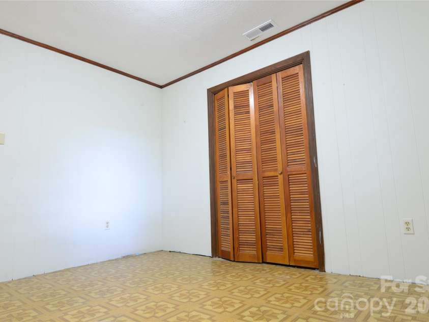 24 Sarabec Hill Road, Black Mountain, NC 28711.  MLS# CAR4386075, YatesRealty ID 35266. 