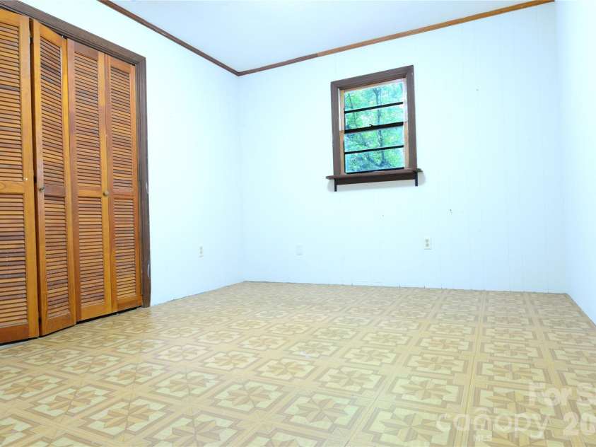 24 Sarabec Hill Road, Black Mountain, NC 28711.  MLS# CAR4386075, YatesRealty ID 35266. 