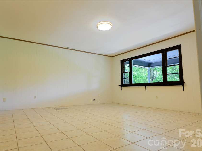 24 Sarabec Hill Road, Black Mountain, NC 28711.  MLS# CAR4386075, YatesRealty ID 35266. 