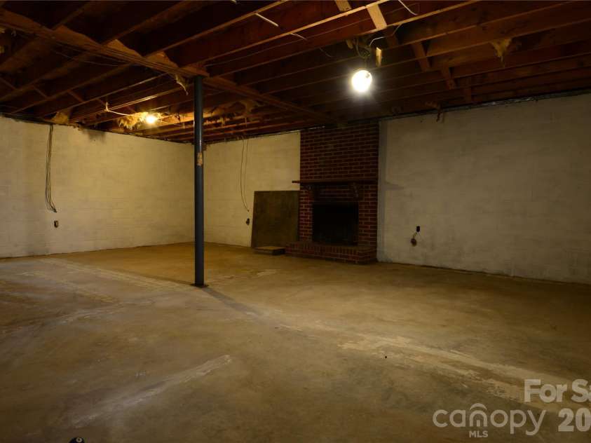 24 Sarabec Hill Road, Black Mountain, NC 28711.  MLS# CAR4386075, YatesRealty ID 35266. 