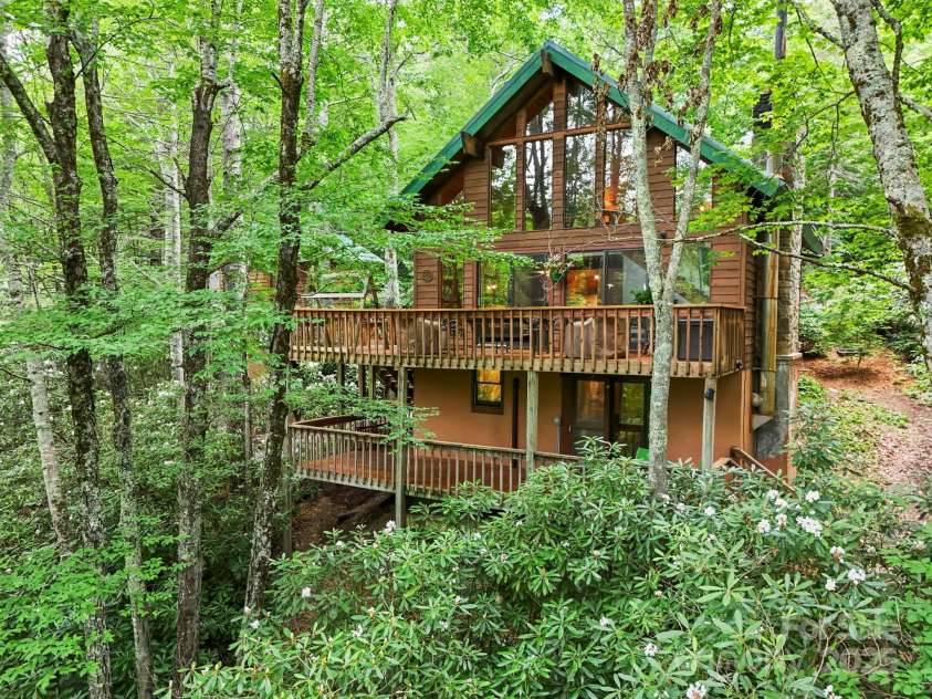 193 Laurel Brook Road, Newland, NC 28657.  MLS# CAR4287986, YatesRealty ID 35267. 