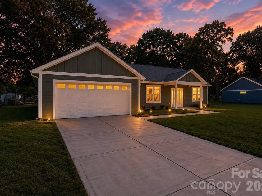 413 #24 Dogwood Lane, Statesville, NC 28625.  MLS# CAR4387695, YatesRealty ID 35267. Virtually Staged Photo