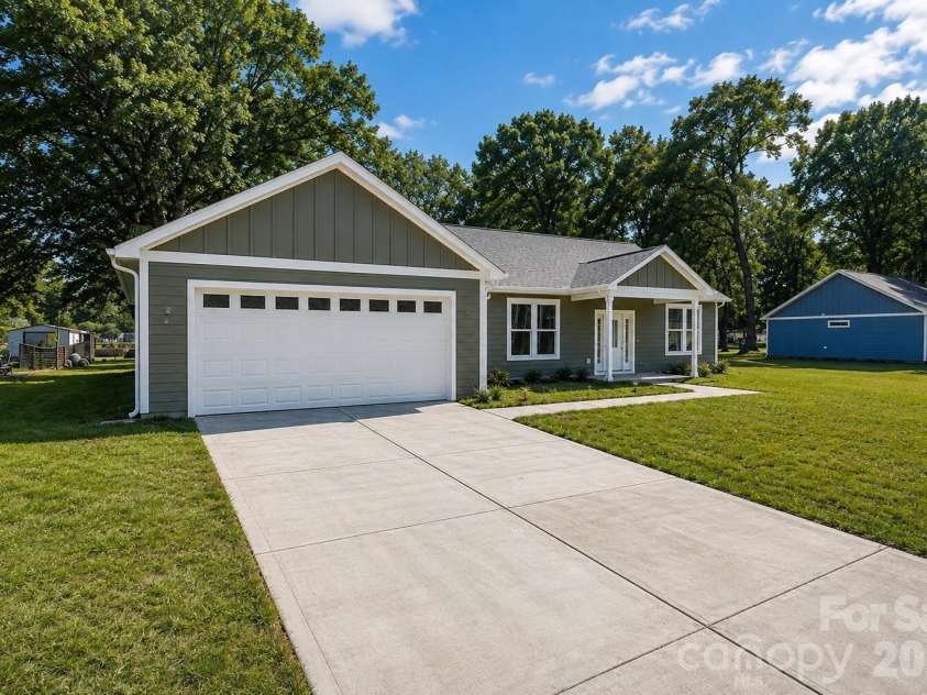 413 #24 Dogwood Lane, Statesville, NC 28625.  MLS# CAR4387695, YatesRealty ID 35267. Virtually Staged Photo