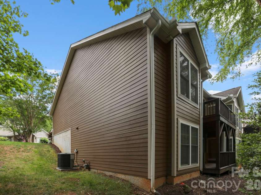 15 Kaylor Drive, Arden, NC 28704.  MLS# CAR4388754, YatesRealty ID 35268. 