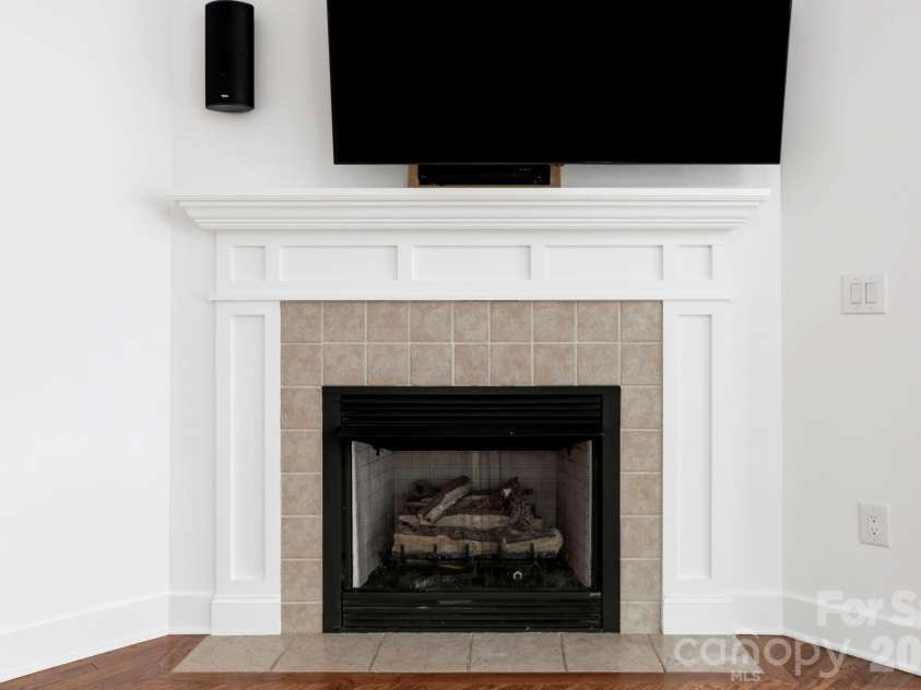 15 Kaylor Drive, Arden, NC 28704.  MLS# CAR4388754, YatesRealty ID 35268. Gas Log Fireplace