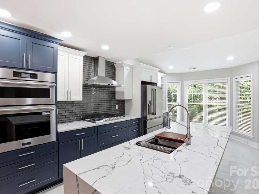 15 Kaylor Drive, Arden, NC 28704.  MLS# CAR4388754, YatesRealty ID 35268. Newly Remodeled Kitchen