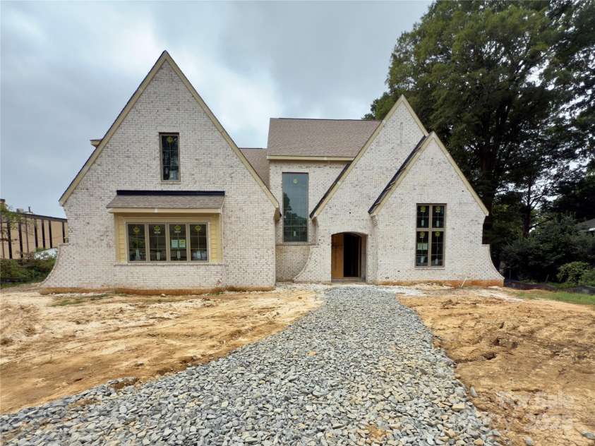 1420 Bevis Drive, Charlotte, NC 28209.  MLS# CAR4291291, YatesRealty ID 35269. 