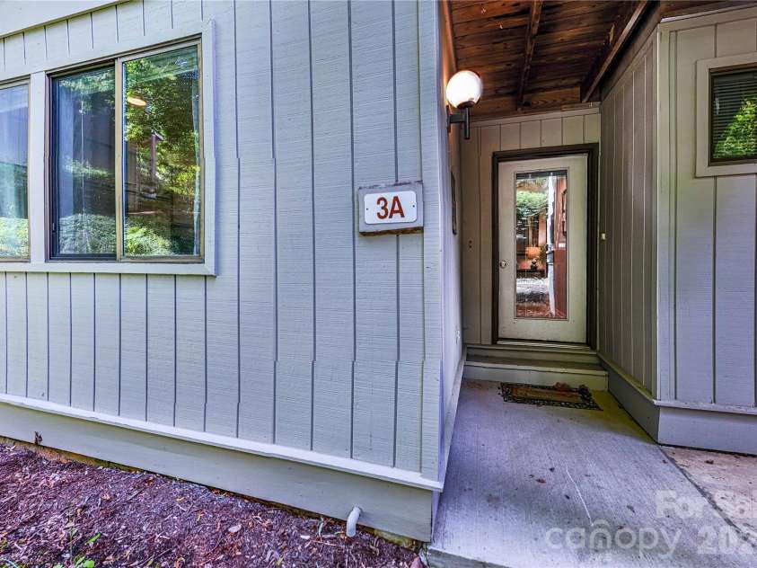 3A Cedarwood Drive, Asheville, NC 28805.  MLS# CAR4389479, YatesRealty ID 35269. 