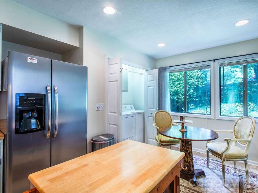 3A Cedarwood Drive, Asheville, NC 28805.  MLS# CAR4389479, YatesRealty ID 35269. 