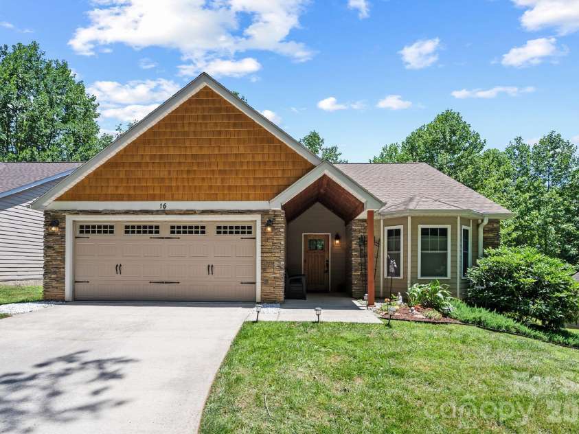 16 Jennlynn Drive, Arden, NC 28704.  MLS# CAR4390488, YatesRealty ID 35270. 
