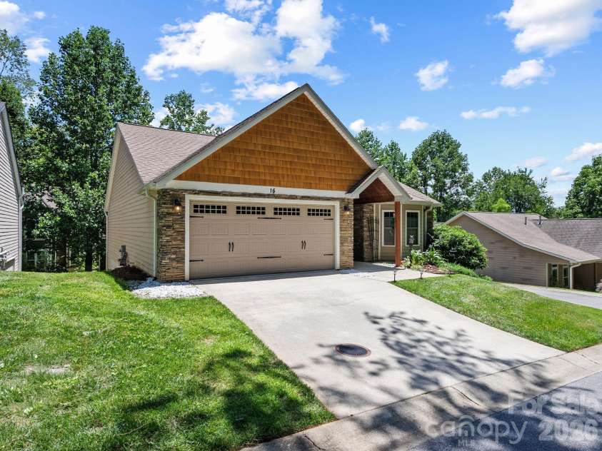 16 Jennlynn Drive, Arden, NC 28704.  MLS# CAR4390488, YatesRealty ID 35270. 