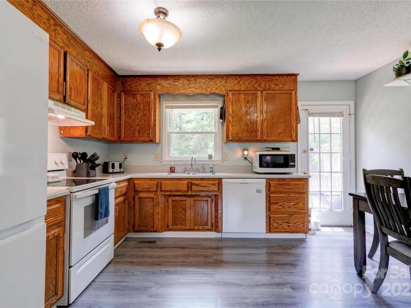 216 Cider Drive, Shelby, NC 28152.  MLS# CAR4291718, YatesRealty ID 35270. 