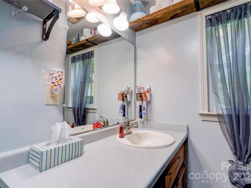 216 Cider Drive, Shelby, NC 28152.  MLS# CAR4291718, YatesRealty ID 35270. 