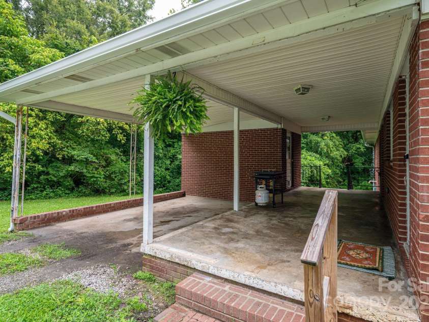 26 Kee Road, Belmont, NC 28012.  MLS# CAR4293721, YatesRealty ID 35271. 