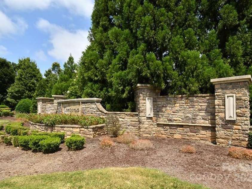 1945 Napa Valley Drive, Waxhaw, NC 28173.  MLS# CAR4296839, YatesRealty ID 35272. 