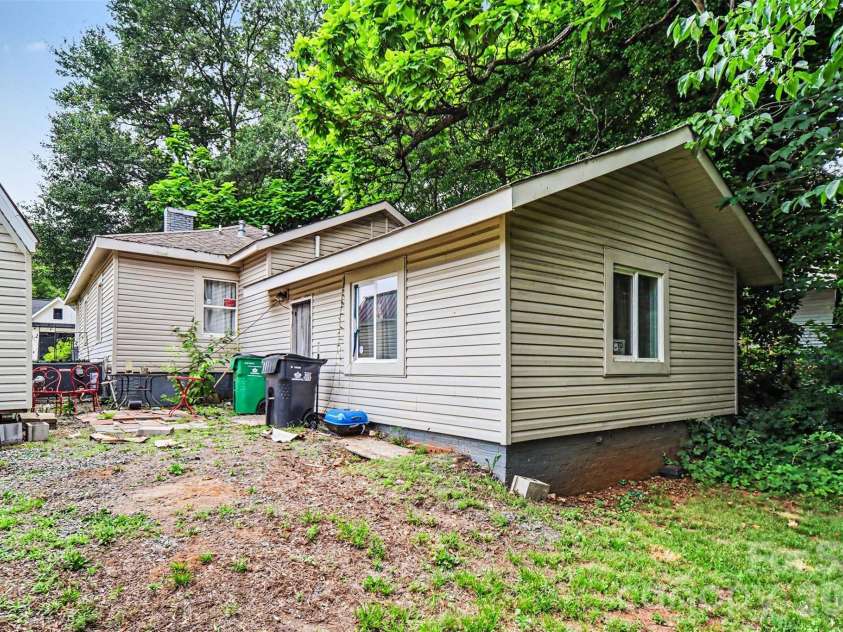3100 Avalon Avenue, Charlotte, NC 28208.  MLS# CAR4391598, YatesRealty ID 35272. BACK VIEW
