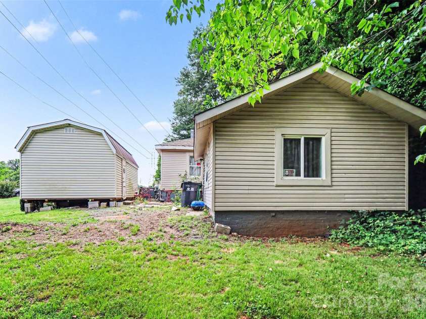 3100 Avalon Avenue, Charlotte, NC 28208.  MLS# CAR4391598, YatesRealty ID 35272. BACK VIEW