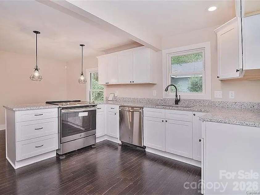 3100 Avalon Avenue, Charlotte, NC 28208.  MLS# CAR4391598, YatesRealty ID 35272. KITCHEN.