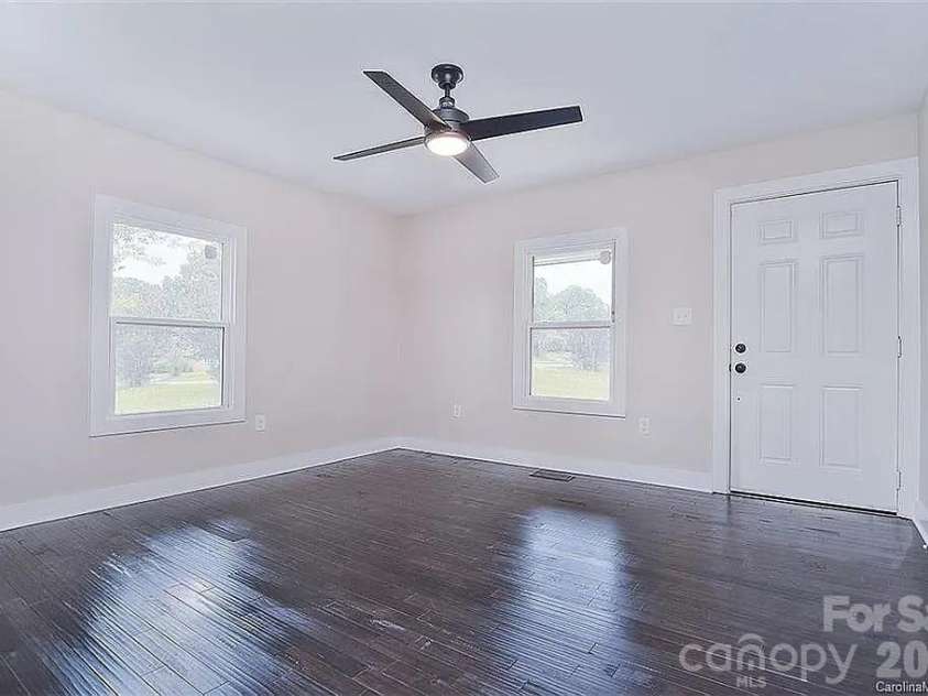 3100 Avalon Avenue, Charlotte, NC 28208.  MLS# CAR4391598, YatesRealty ID 35272. LIVING AREA